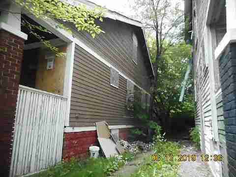 12331 Cherrylawn (6)_m.jpg